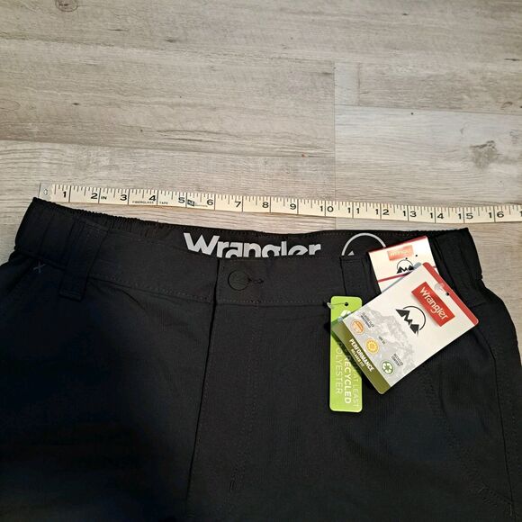 Wrangler Outdoor Performance Zip Utility Shorts Men's Black Sz 30 UPF 50 NWT - Picture 8 of 11